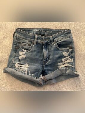 American Eagle Outfitters Distressed Denim Shorts Light Wash Size 6